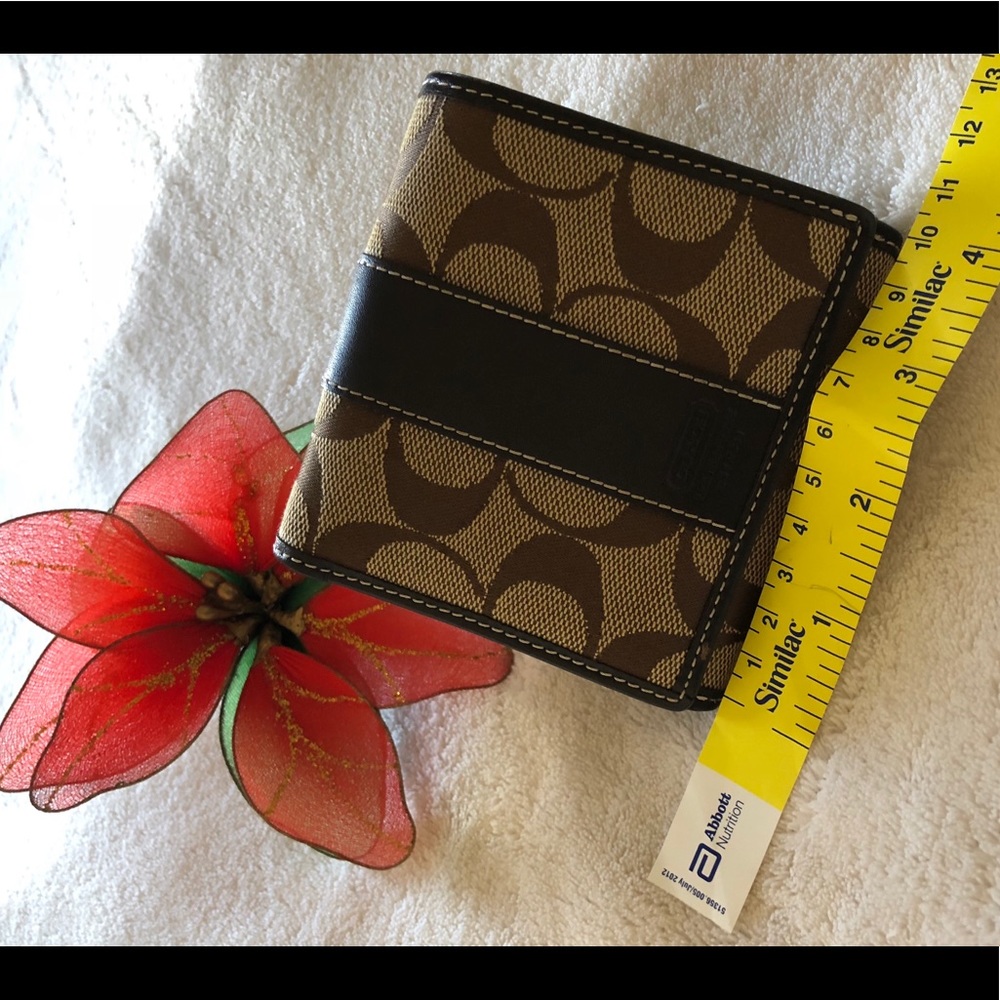 Coach Small Wallet - Picture 4 of 6
